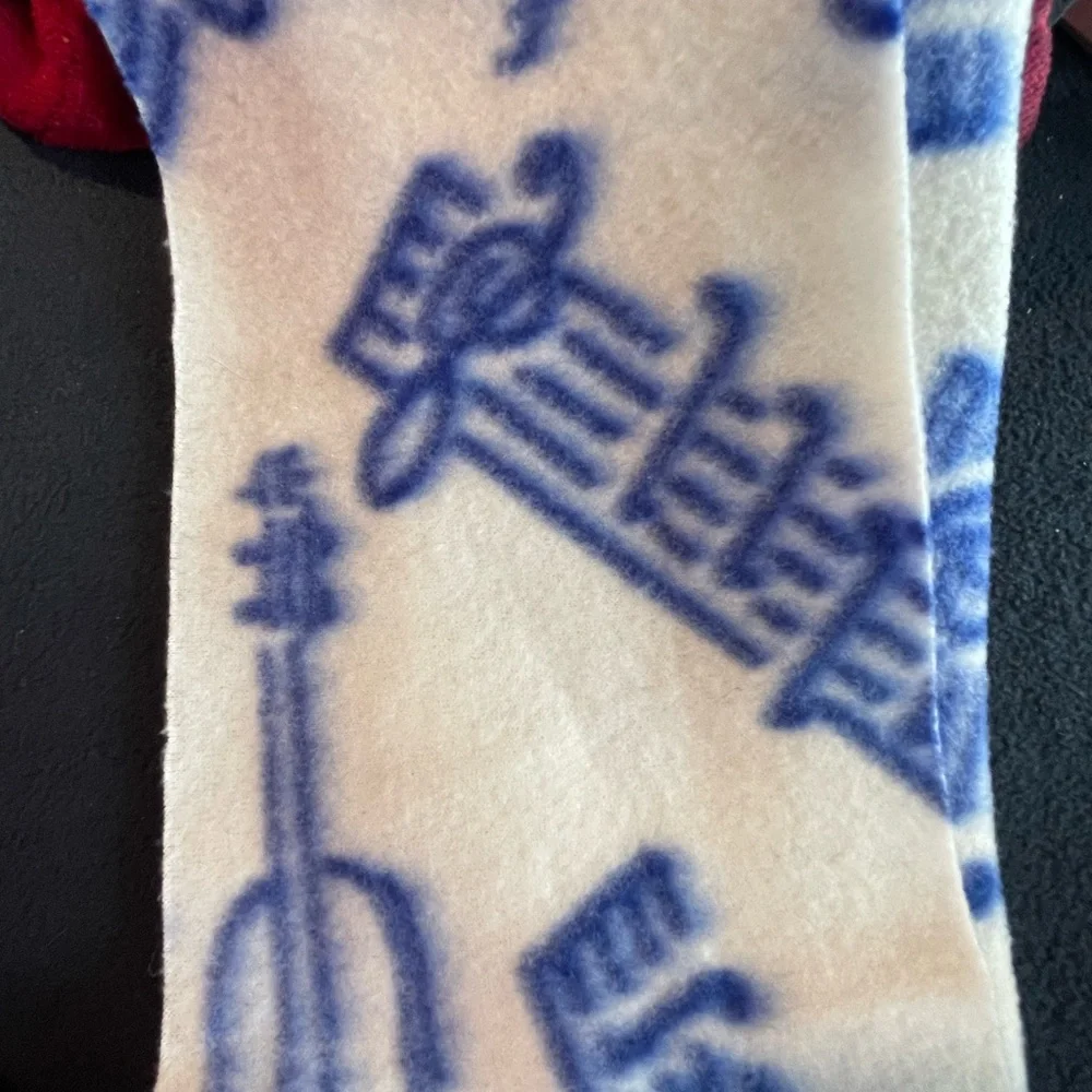 Fleece scarf NWOT musical motif W/fringe soft warm vintage Rare - Picture 2 of 5